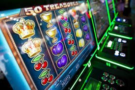 Meja blackjack dengan dealer profesional di Live Schedule 777slot